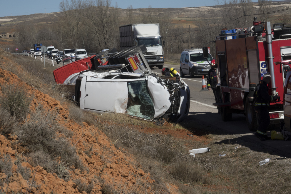 Dos Heridos Al Volcar Un Cami N Con Gas T Xico En Alfambra