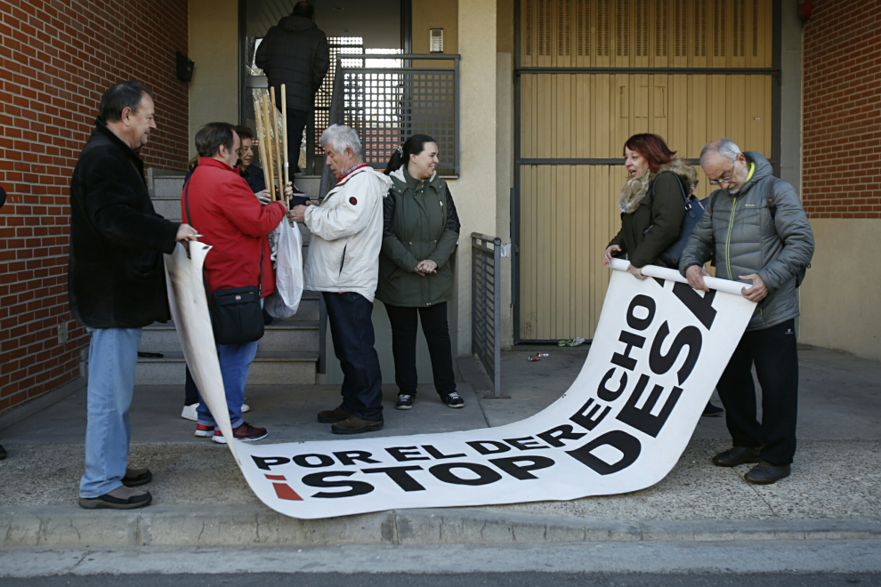 Paralizado El Desahucio De Cuatro Familias En Santa Isabel Im Genes