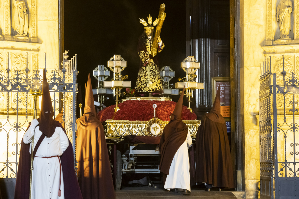 Fotos De La Procesi N De Las Tres Ca Das De Lunes Santo En Zaragoza