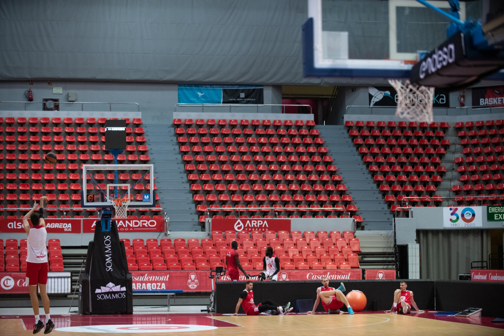 Fotos de entrenamiento del Casademont Zaragoza en el Príncipe Felipe