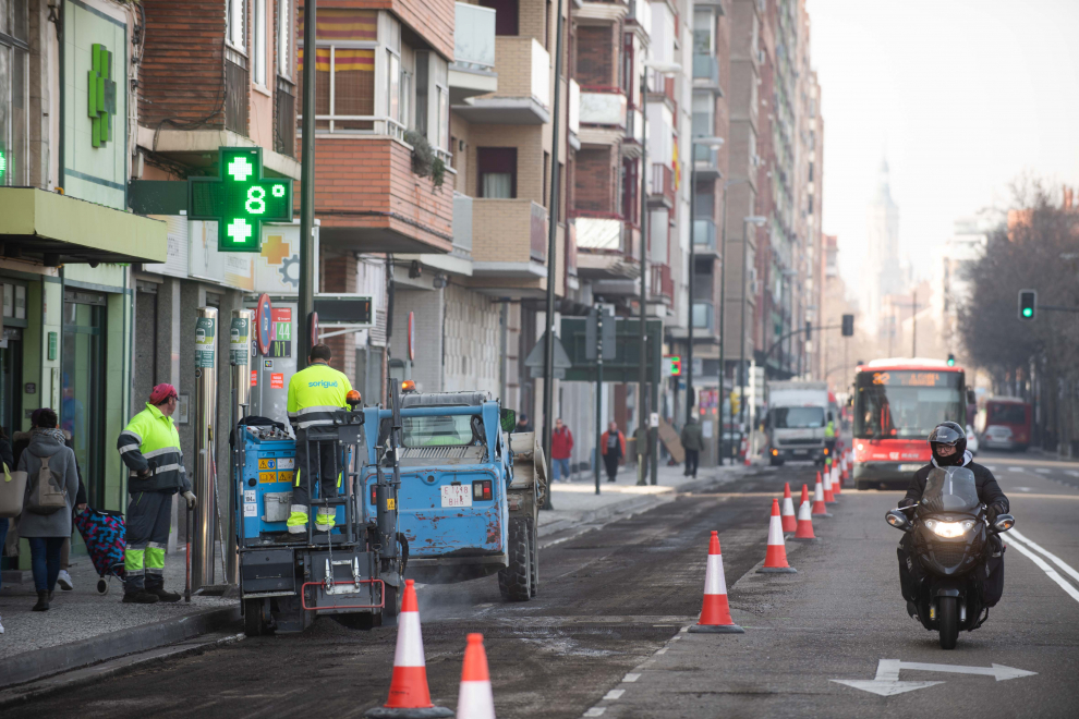 Fotos del inicio de la operación asfalto 2023 en Zaragoza obras en la