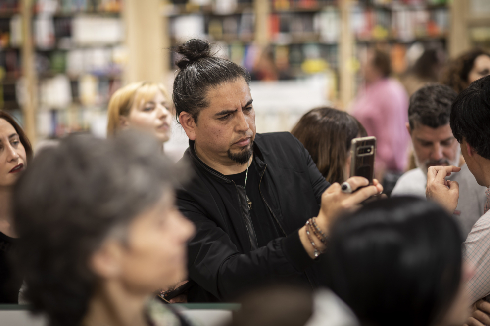 Fotos De La Firma De Libros De Bunbury En Madrid Im Genes