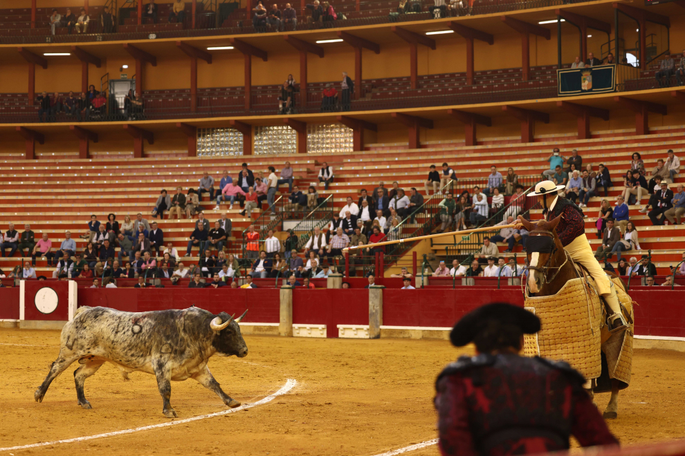 Fotos De La Primera Corrida De Toros De La Feria De San Jorge