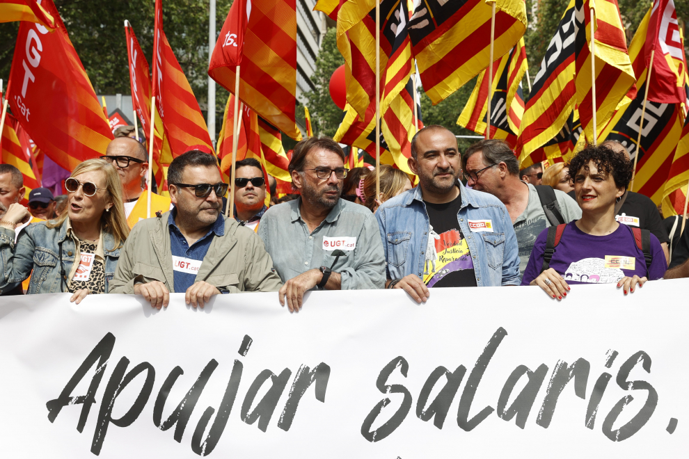 Miles de personas se manifiestan en todo el país por el 1º de Mayo