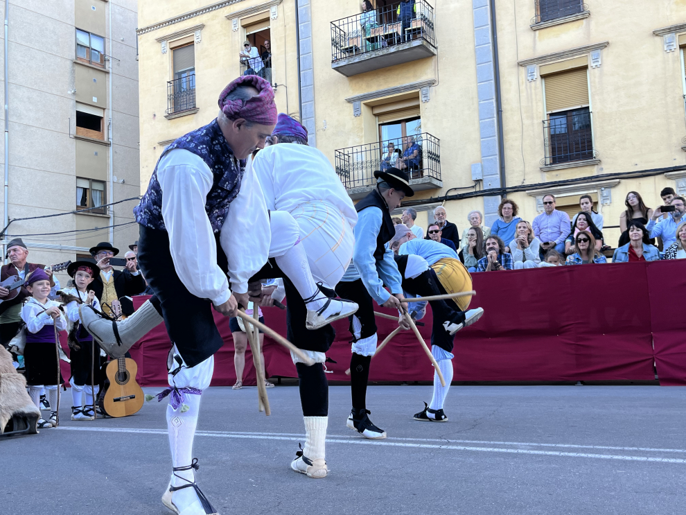 Fotos del desfile final del Festival Folklórico de los Pirineos en Jaca