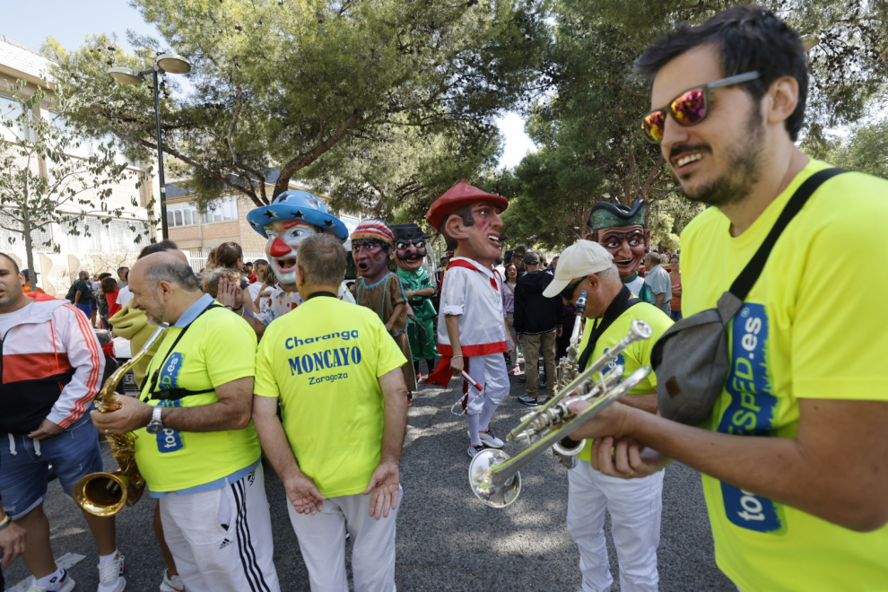 Fotos La Charanga Y Los Cabezudos Toman Las Calles Del Barrio De San