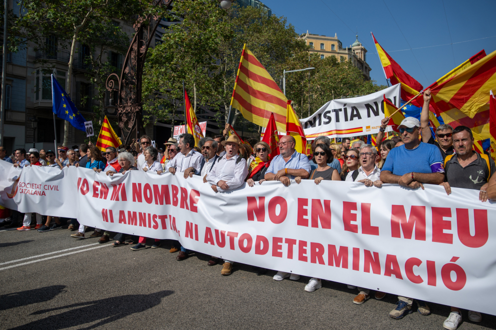 Fotos de la manifestación en Barcelona contra la amnistía Imágenes