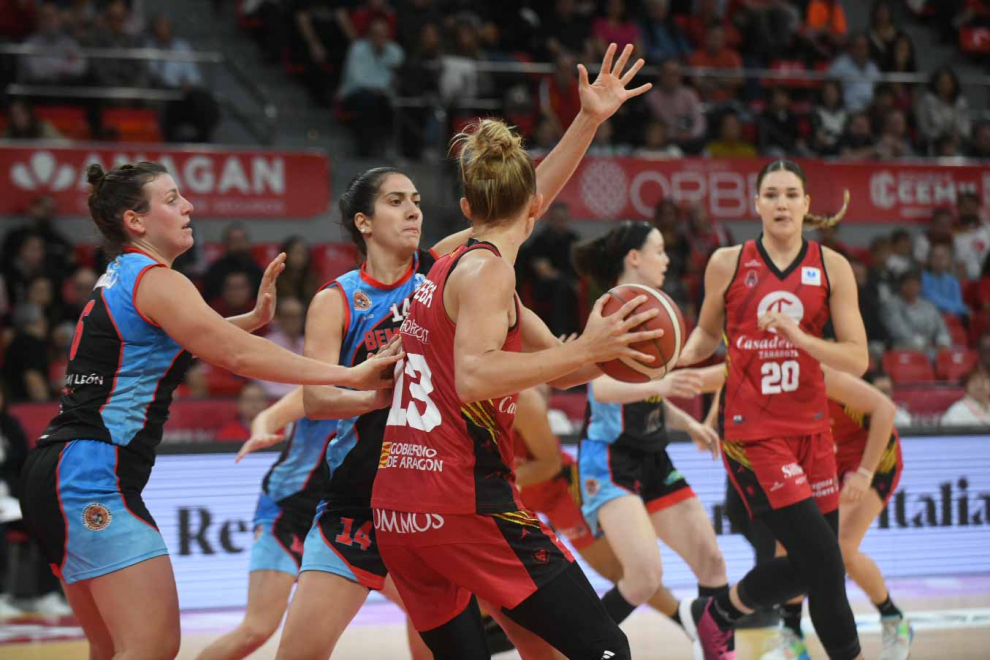 Fotos Del Partido Casademont Zaragoza Bembibre De La Liga Femenina Endesa