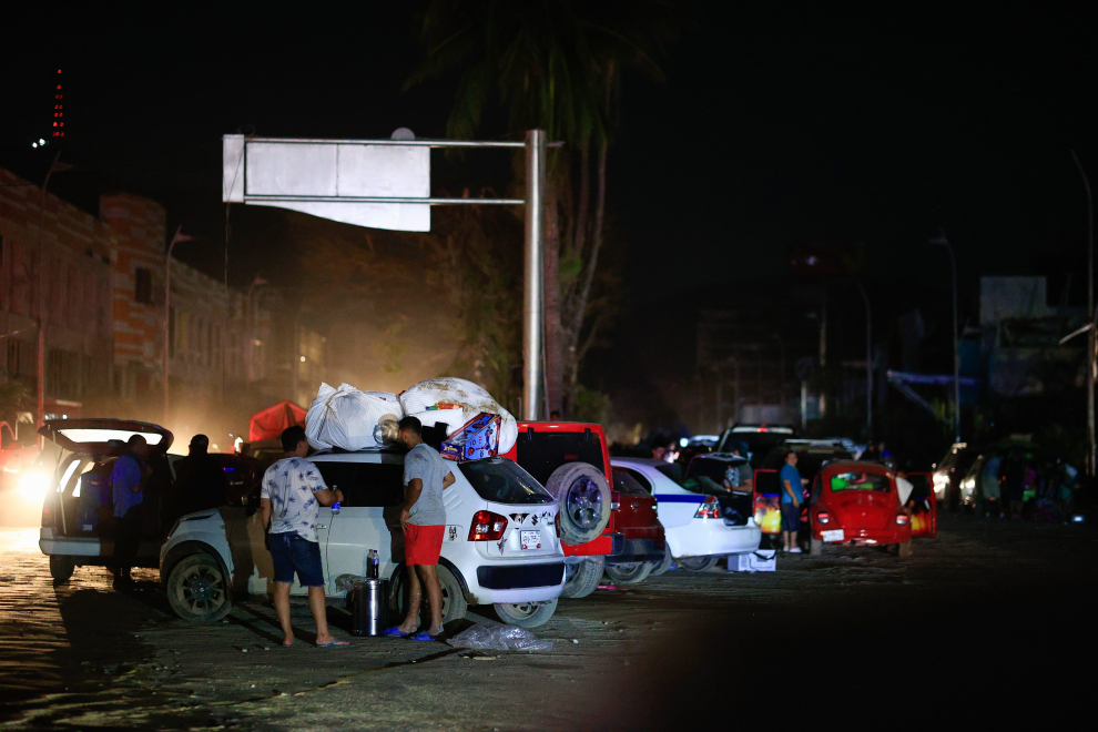 En Fotos Da Os Y Saqueos Tras El Paso Del Hurac N Otis Por La Ciudad