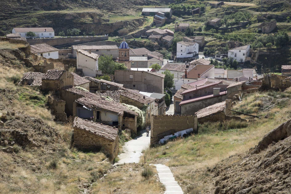 Fotos Del Pueblo Peque O De Teruel Entre Montes Con Habitantes Y