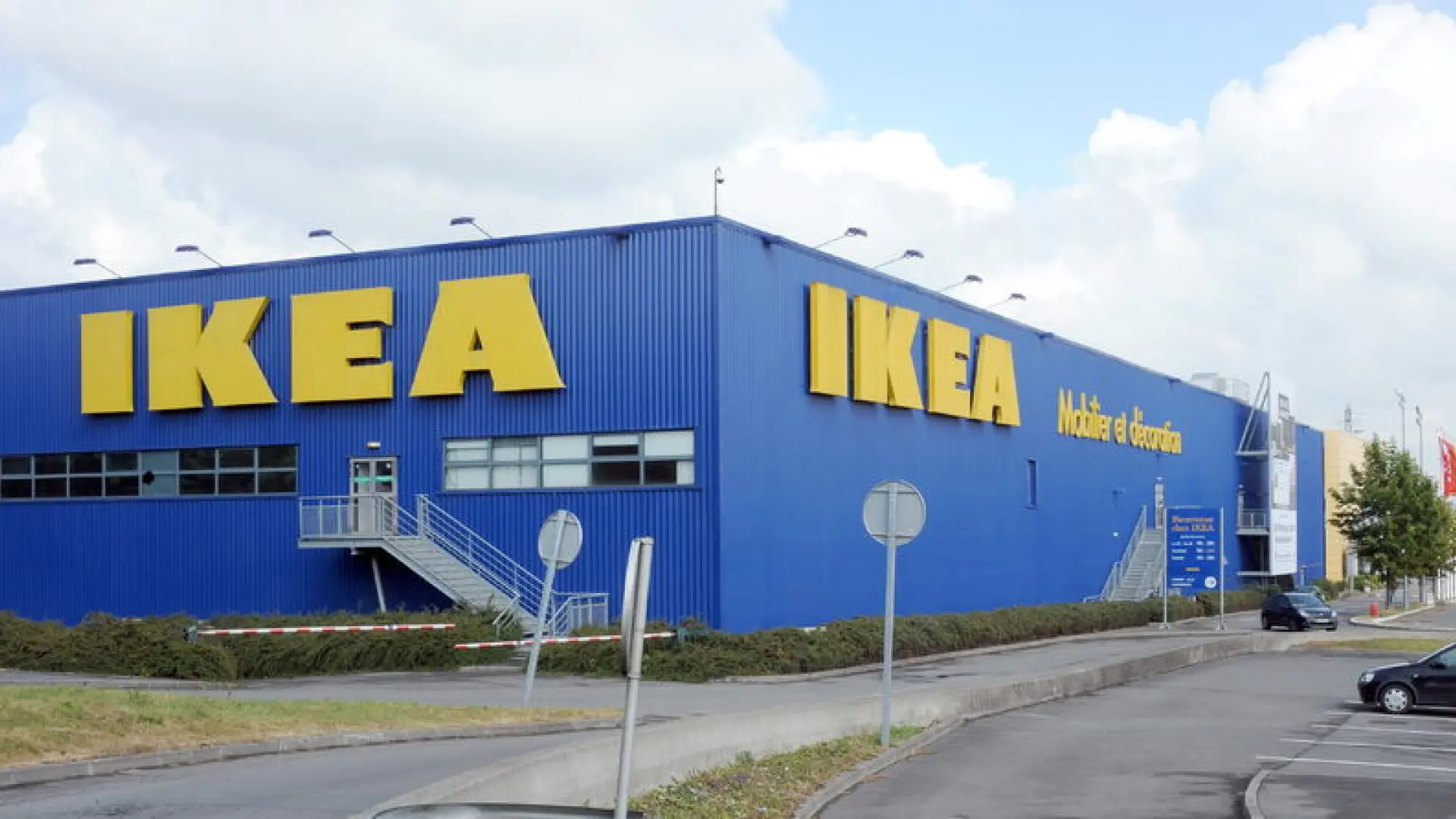 Tres Peque Os Artefactos Explotan En Tiendas De Ikea En Francia