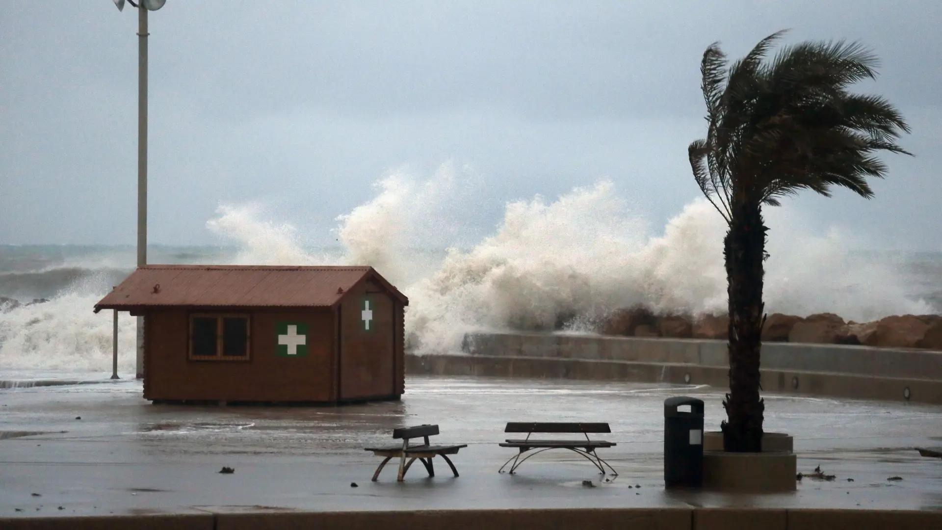 El temporal de Levante deja imágenes impactantes de lluvias e