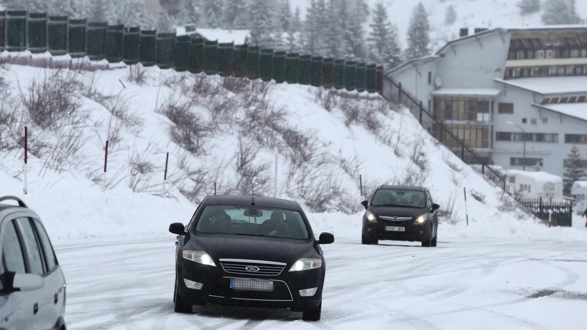 La Nieve Hace Obligatorio El Uso De Cadenas En Varios Puntos Del