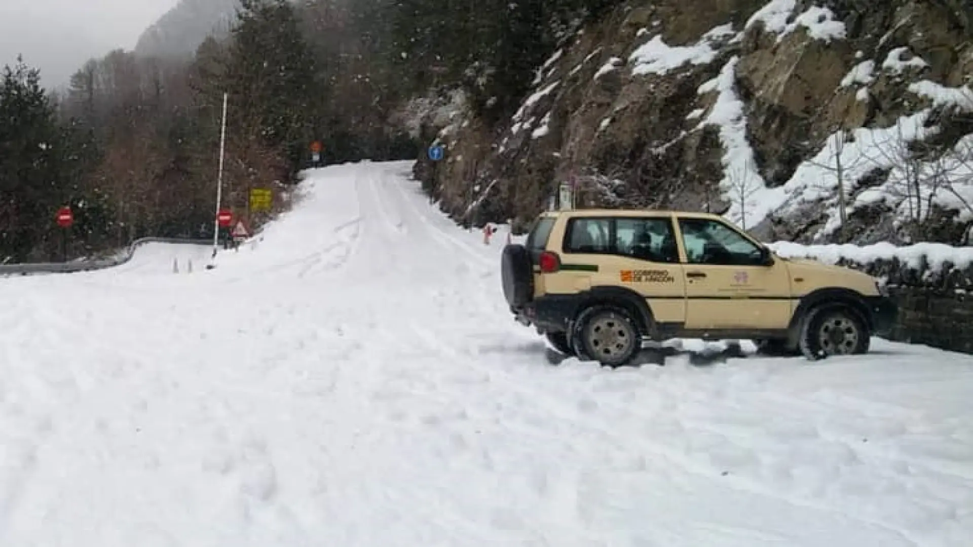 Afectadas Por Nieve Y Hielo Una Treintena De Carreteras Aragonesas Y En