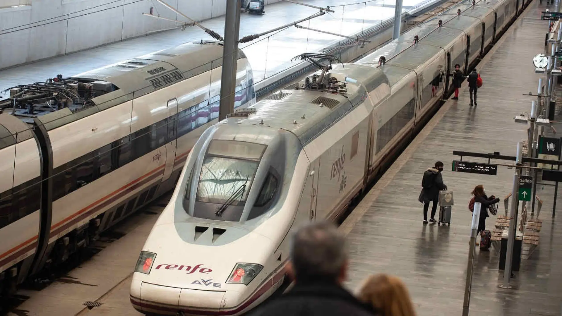 Nueva oferta de Renfe para jóvenes este verano cada dos viajes un