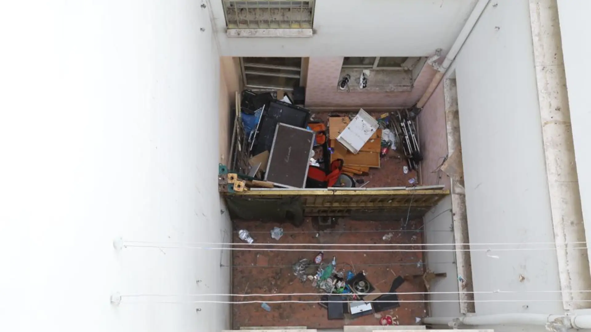 Imágenes del interior del edificio de Las Armas de Zaragoza donde