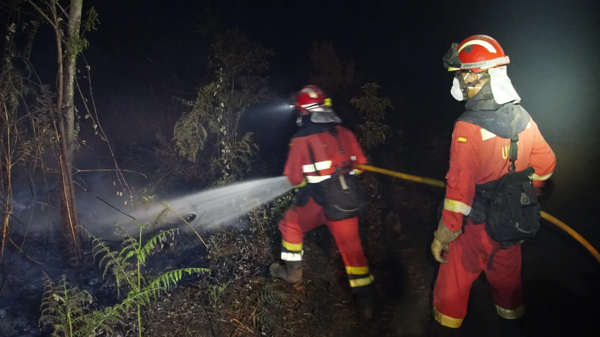 El Incendio De Tenerife Sigue Fuera De Control Con Hect Reas