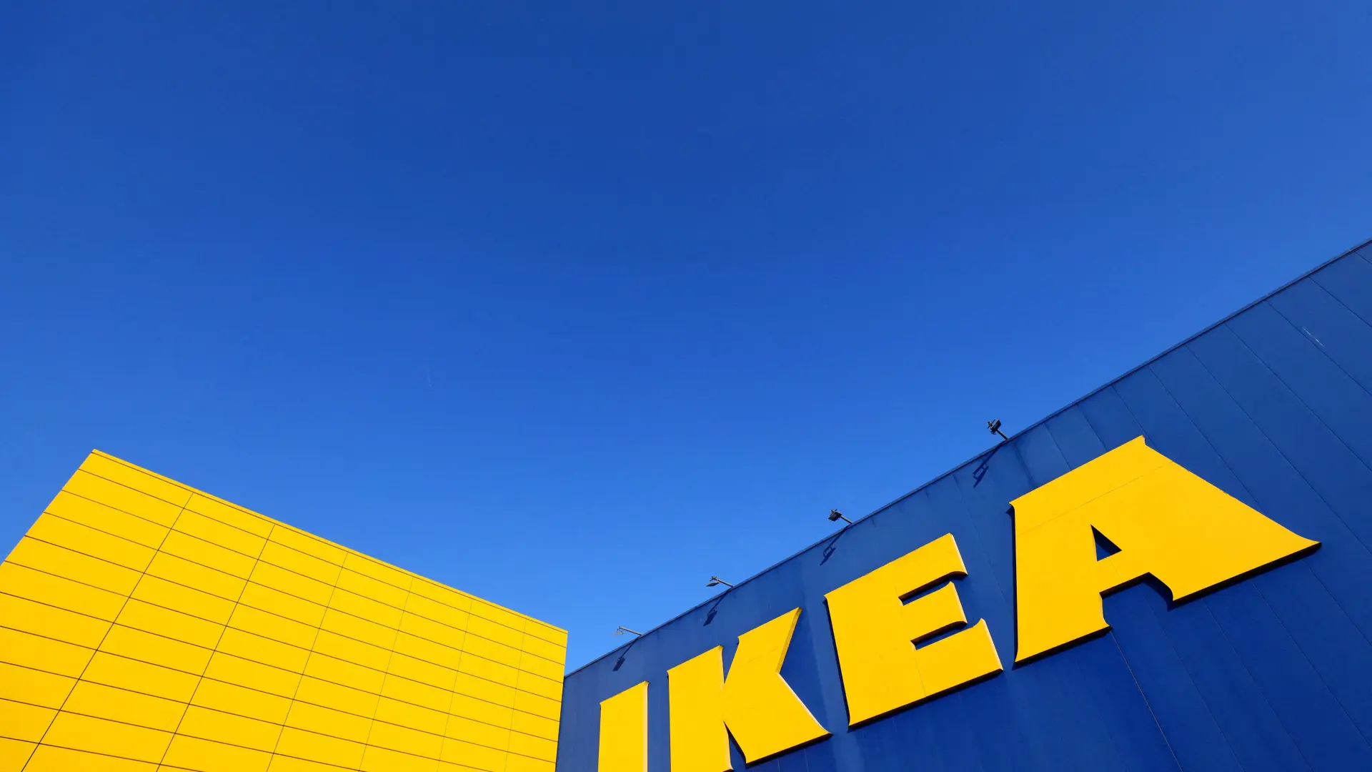 Ikea reparte 18 millones entre sus más de 10 000 trabajadores en España