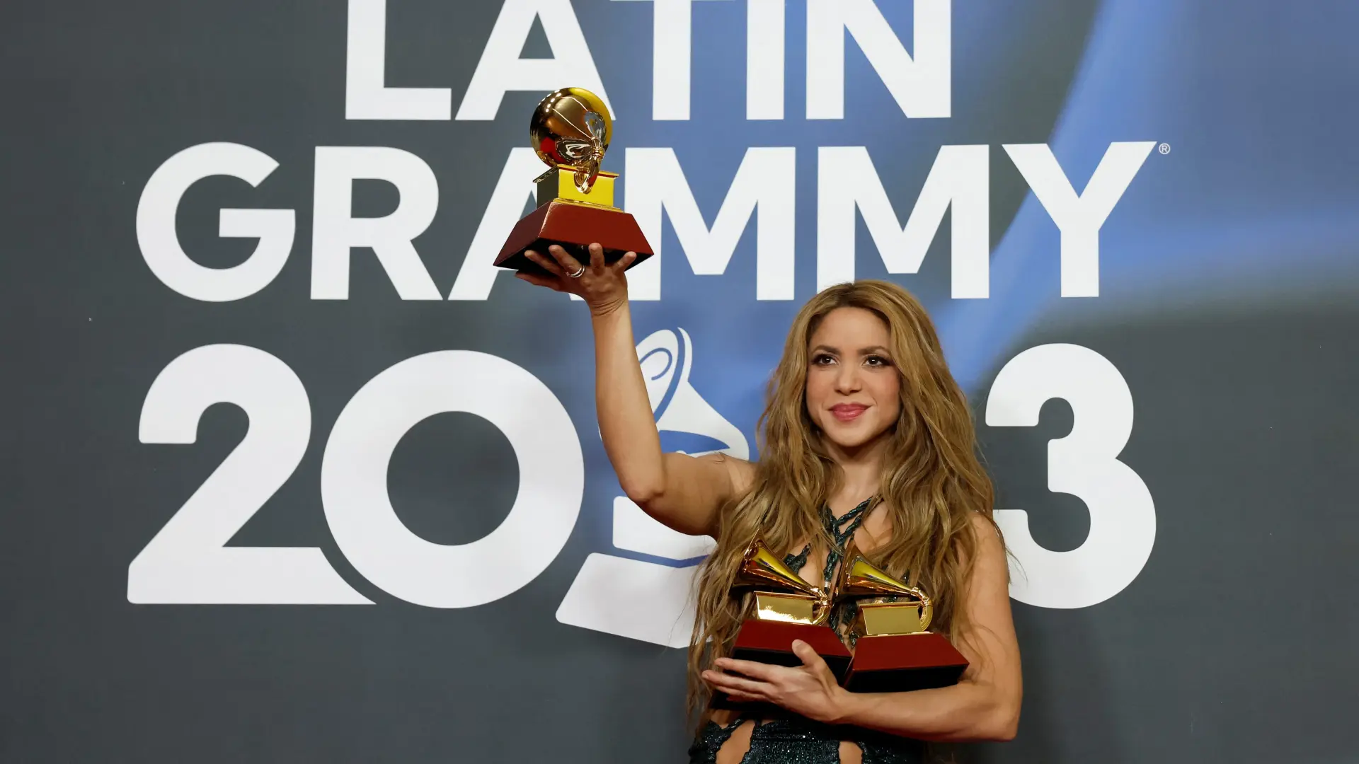 Los Latin Grammy M S Espa Oles Coronan A Shakira Lafourcade Karol G Y