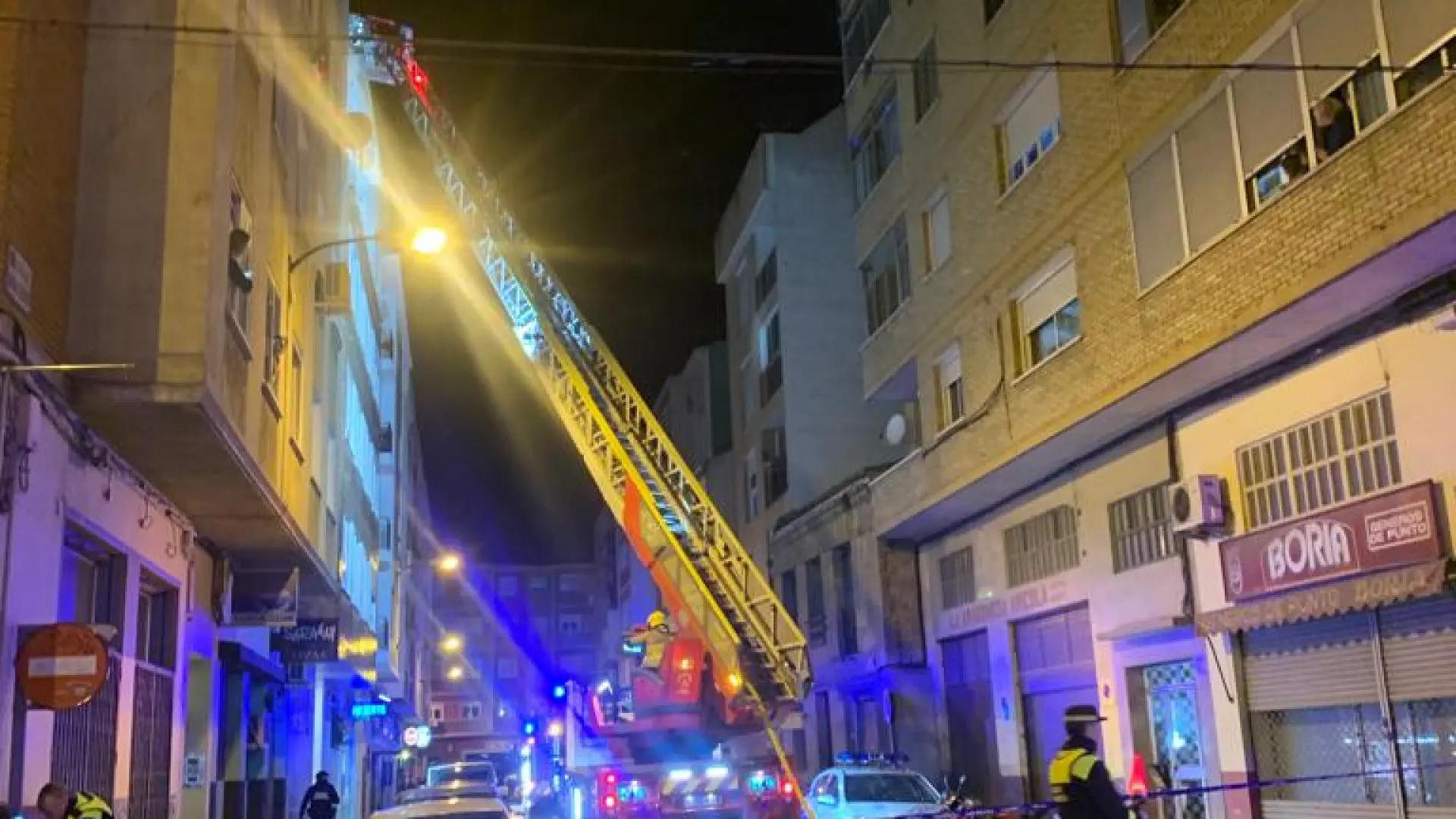 Mueren Dos Perros En El Incendio De Un Piso En San Jos Zaragoza