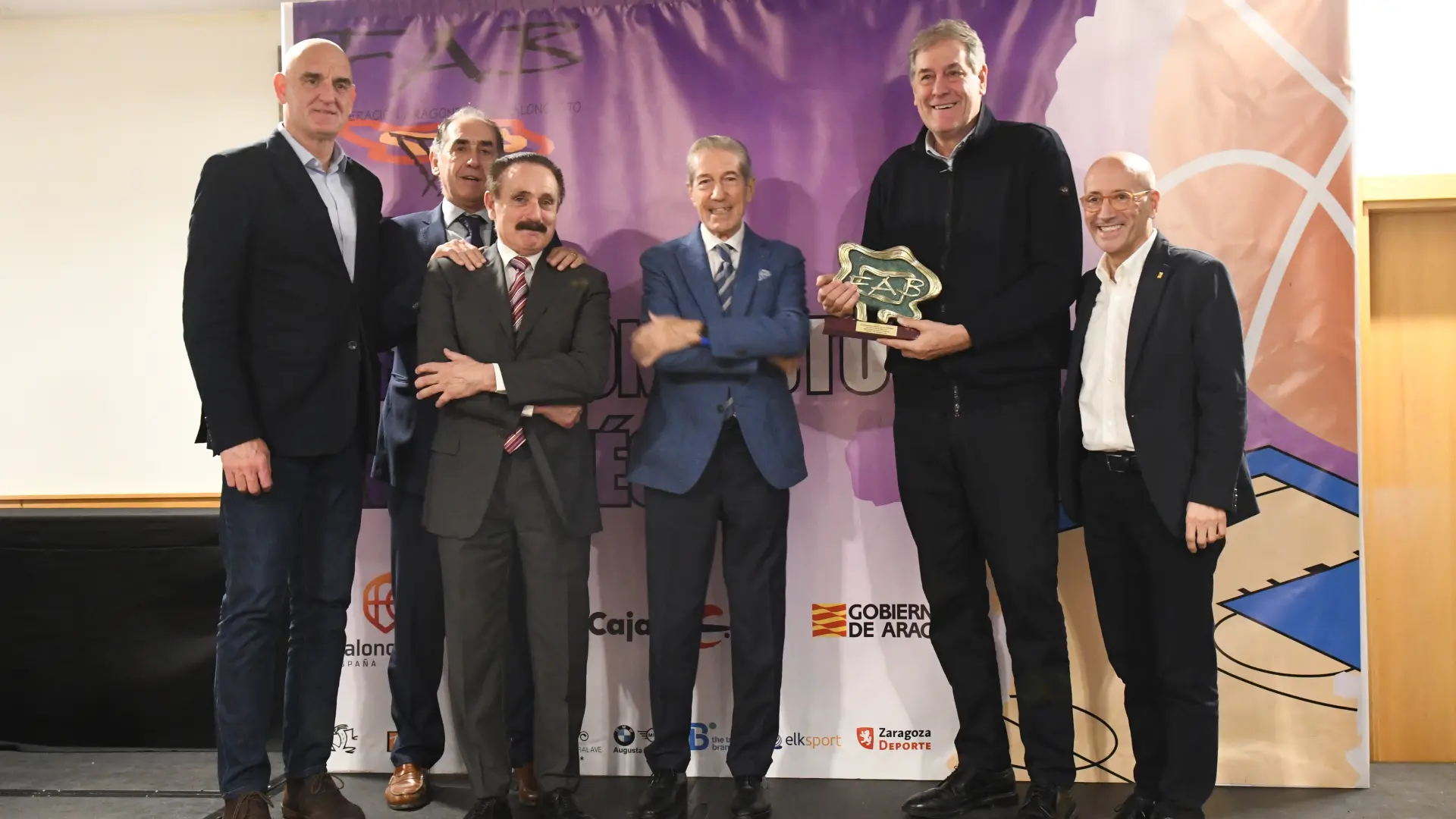 Nacho Biota Leyenda Del Baloncesto Aragon S En La Gala