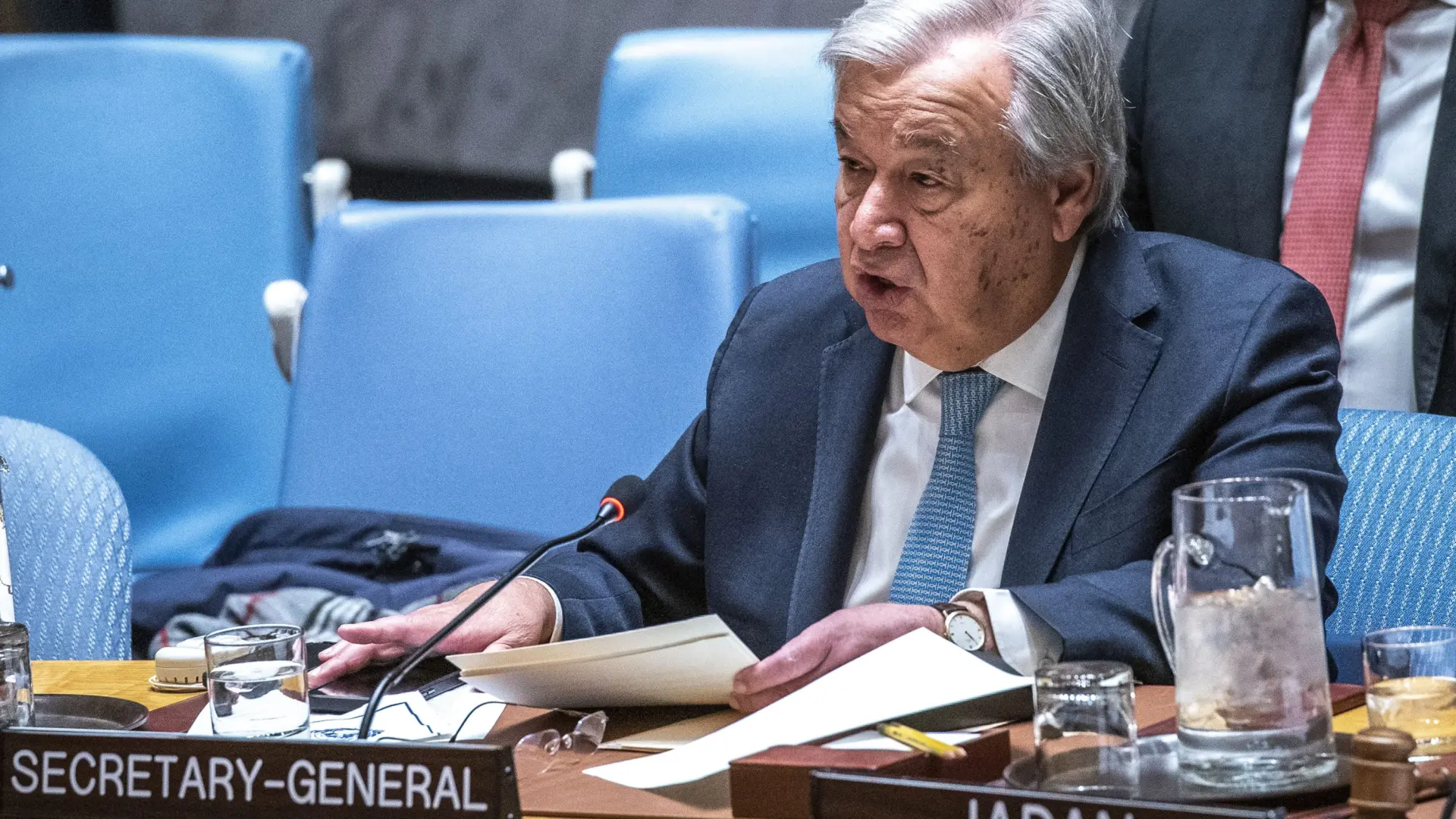 Israel declara a António Guterres persona non grata y prohíbe su