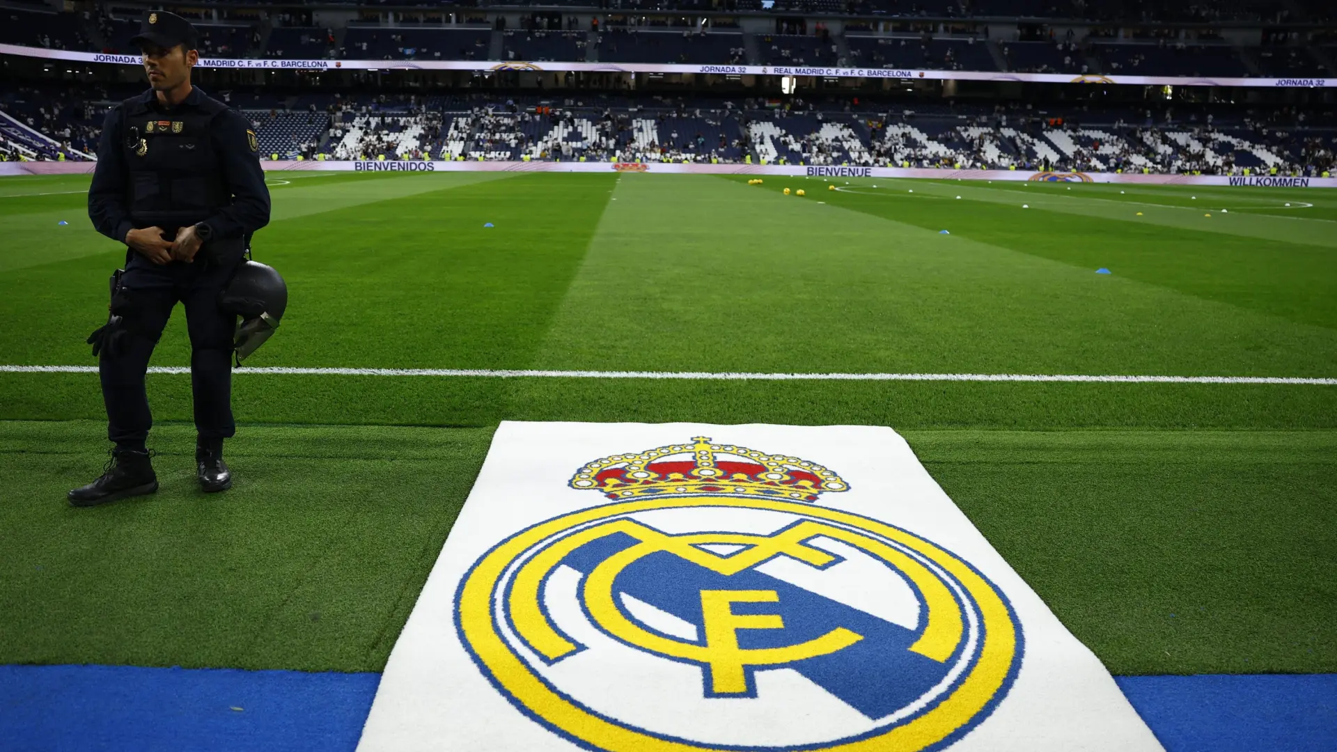 Multitudinario Recibimiento Al Real Madrid Antes Del Cl Sico