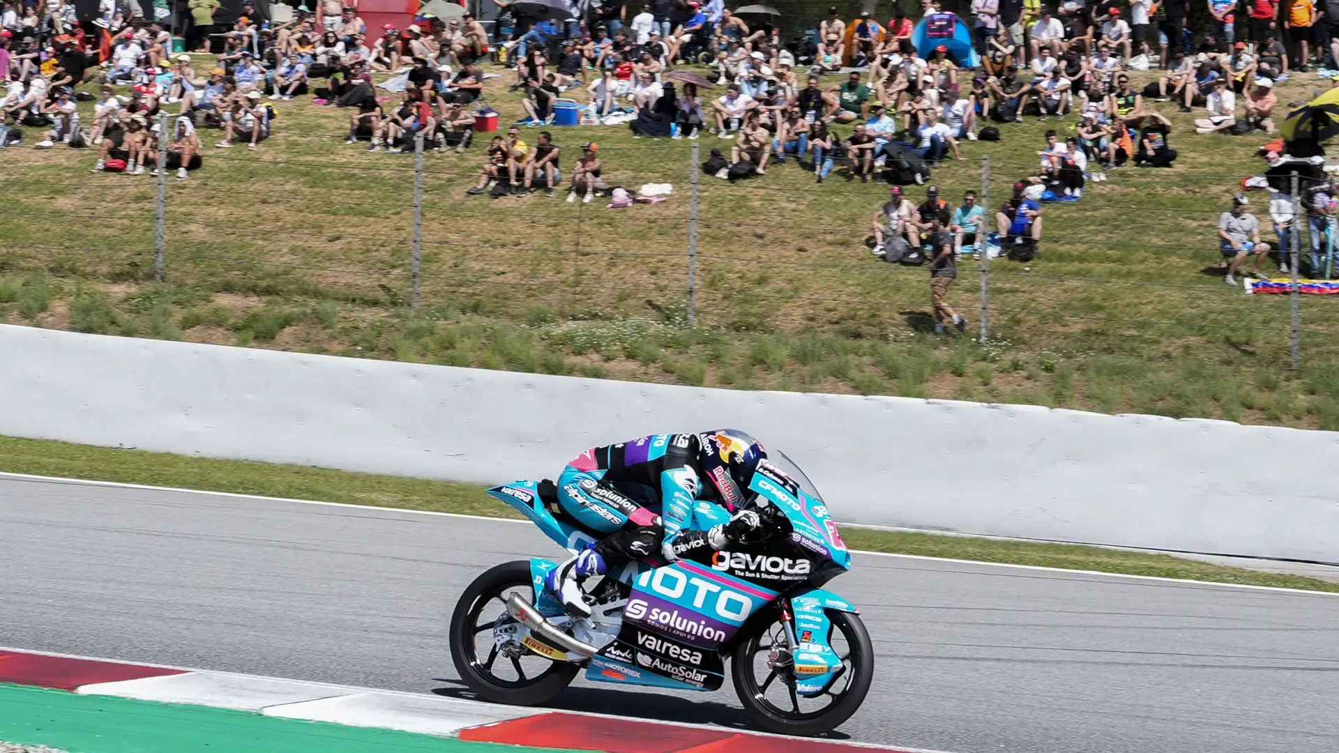 Gran Premio de Cataluña el colombiano David Alonso gana en Moto3 y