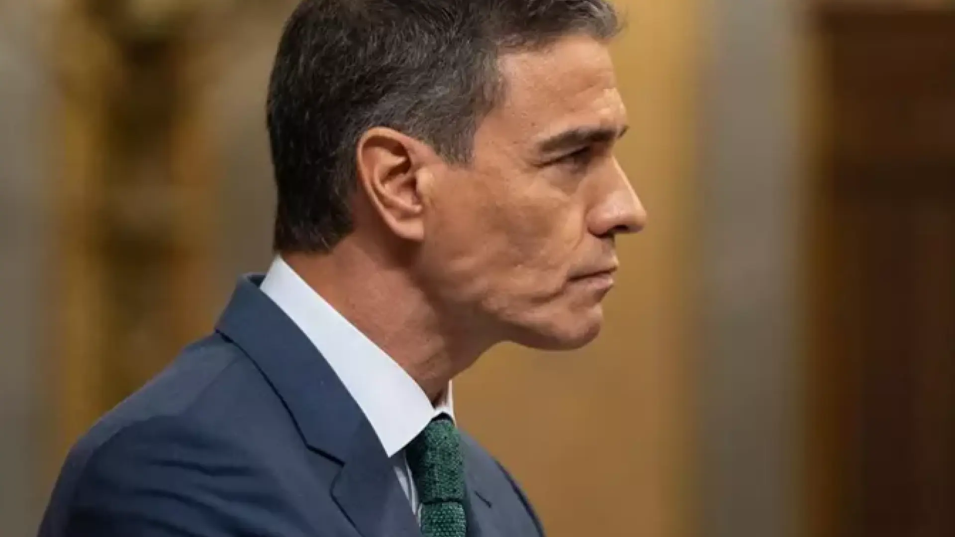 El juez Peinado rechaza que Sánchez declare por escrito y mantiene la