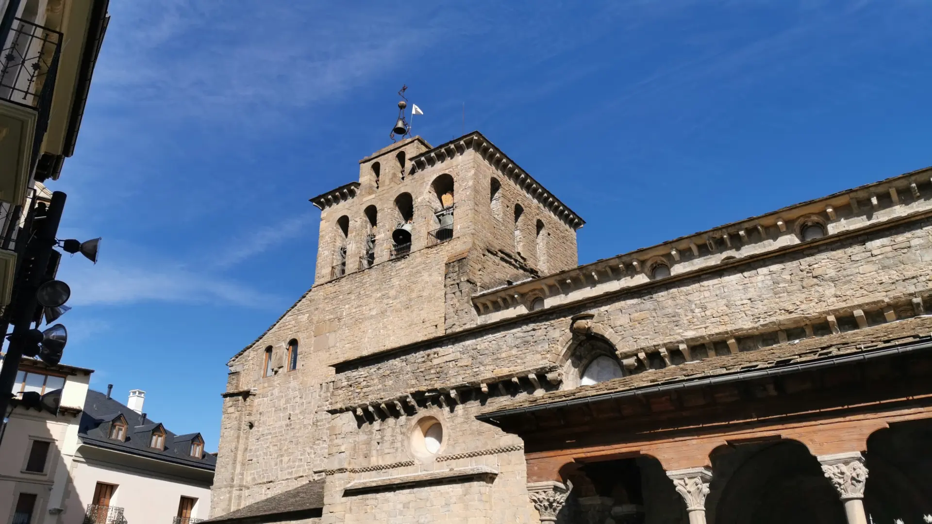 La Torre Campanario De La Catedral De Jaca Abrir Por Primera Vez Al