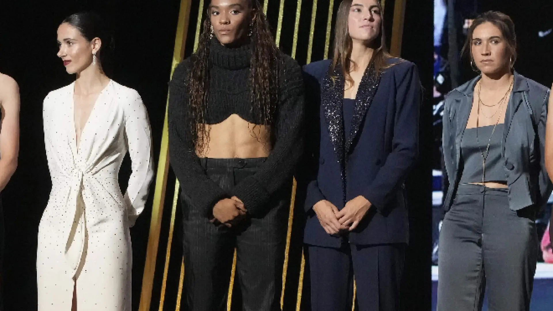 El Look De Salma Paralluelo Luciendo Abdominales Impacta En La Gala