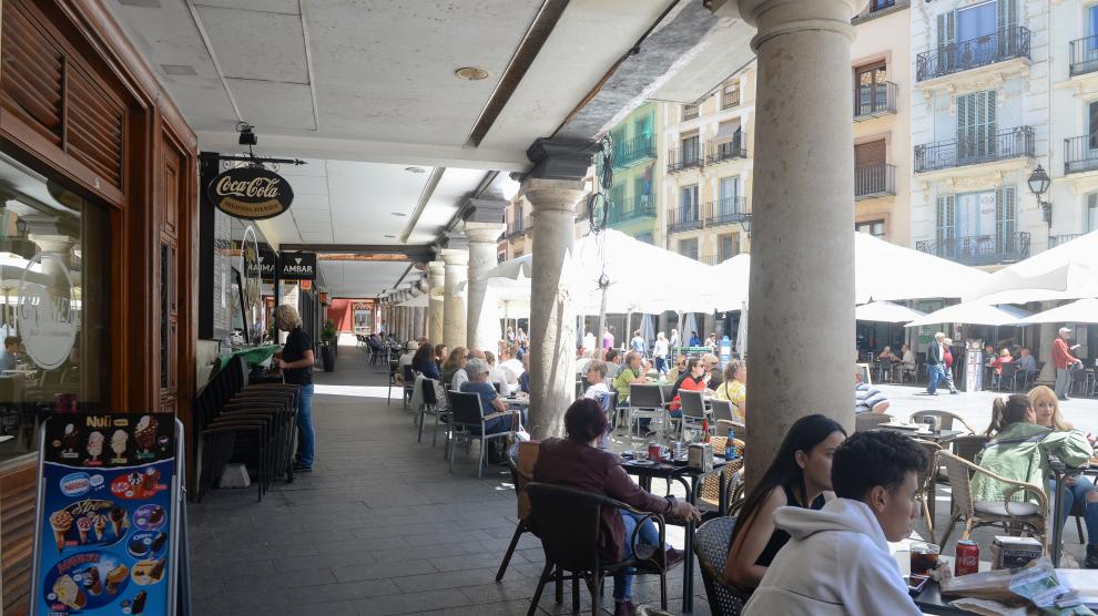 Cu Les Son Las Calles Con M S Bares De Teruel La Plaza Del Torico El