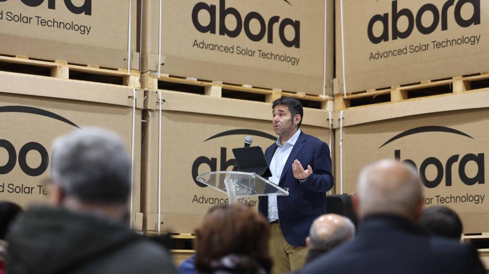 La aragonesa Abora afianza la producción de los paneles solares más