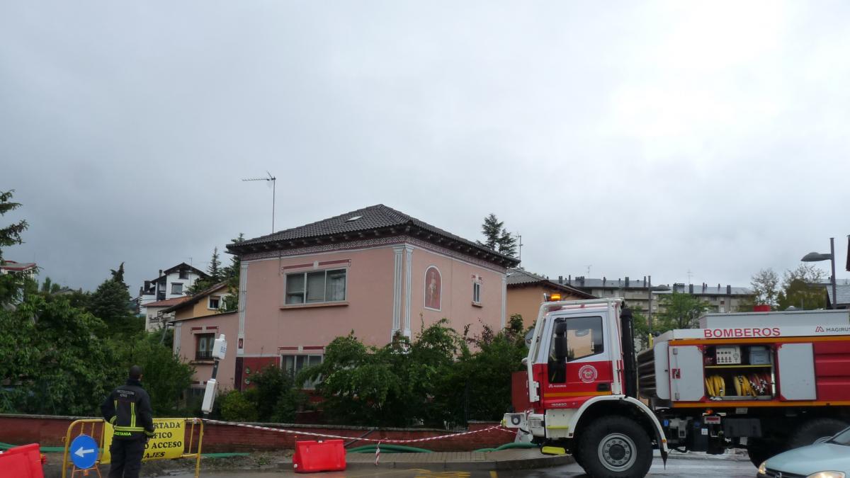 El Incendio De Una Chimenea Provoca Da Os Materiales En La Cubierta De