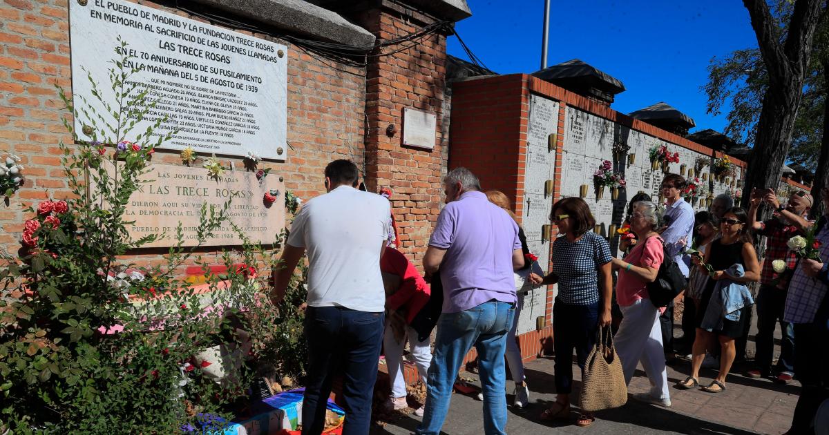 Entre flores familia y amigos el periodismo se despide de Ramón Lobo