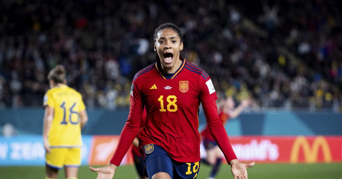 Salma Paralluelo segunda jugadora más joven de la historia en marcar