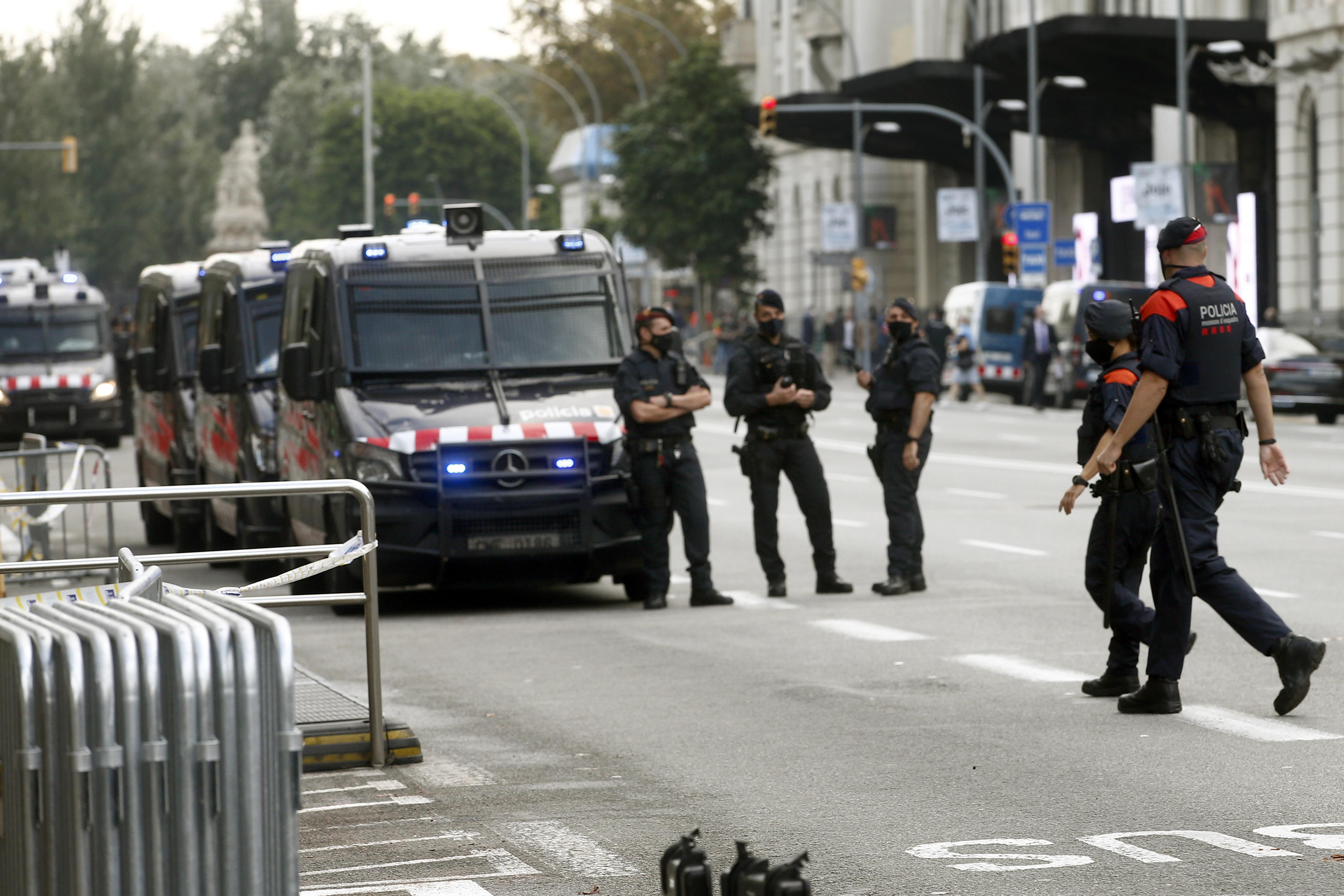 Las Nuevas Furgonetas Antidisturbios De Los Mossos Podr N Enviar