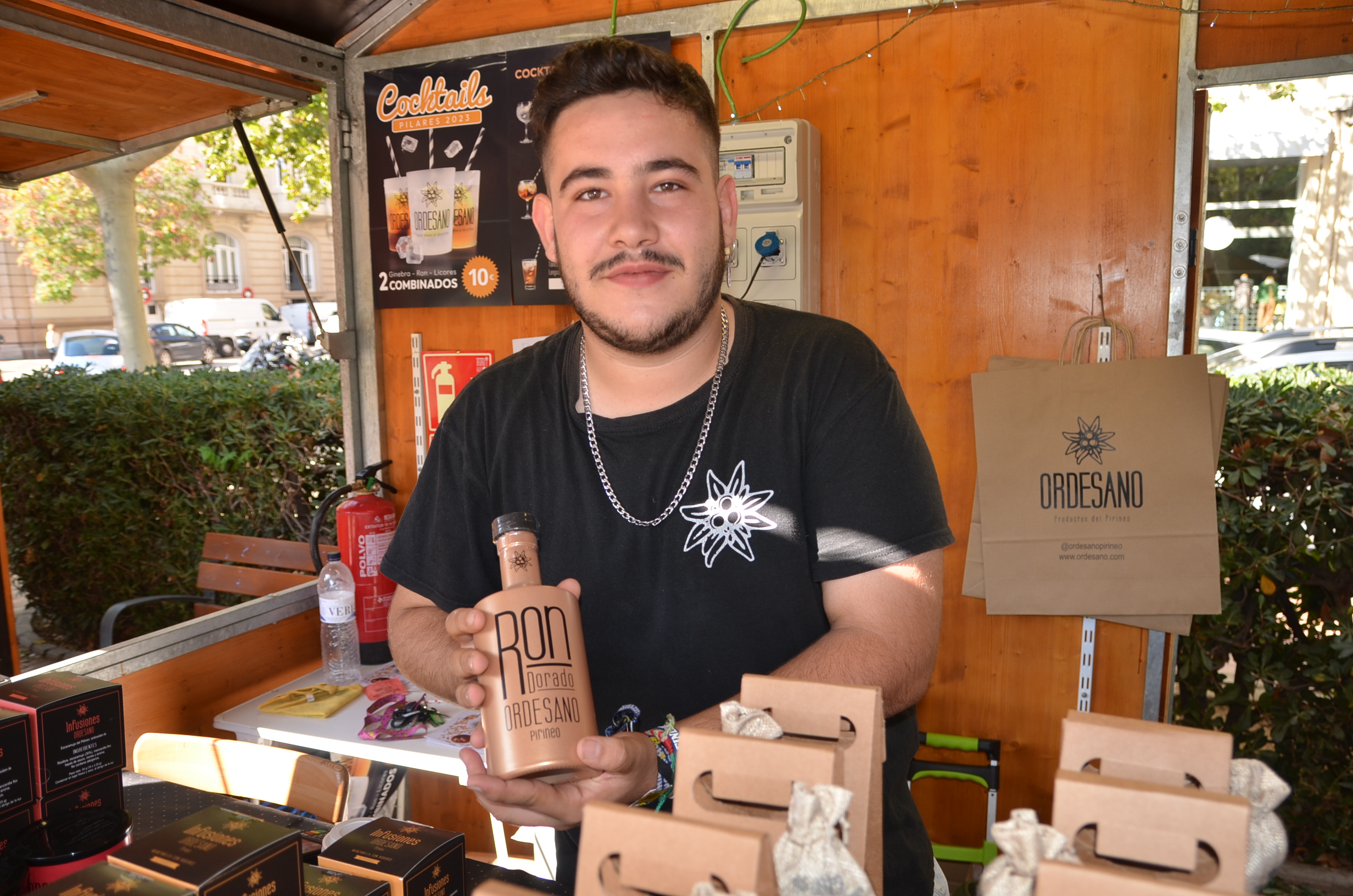 Fotos Muestra De Artesan A Alimentaria De La Plaza De Los Sitios En