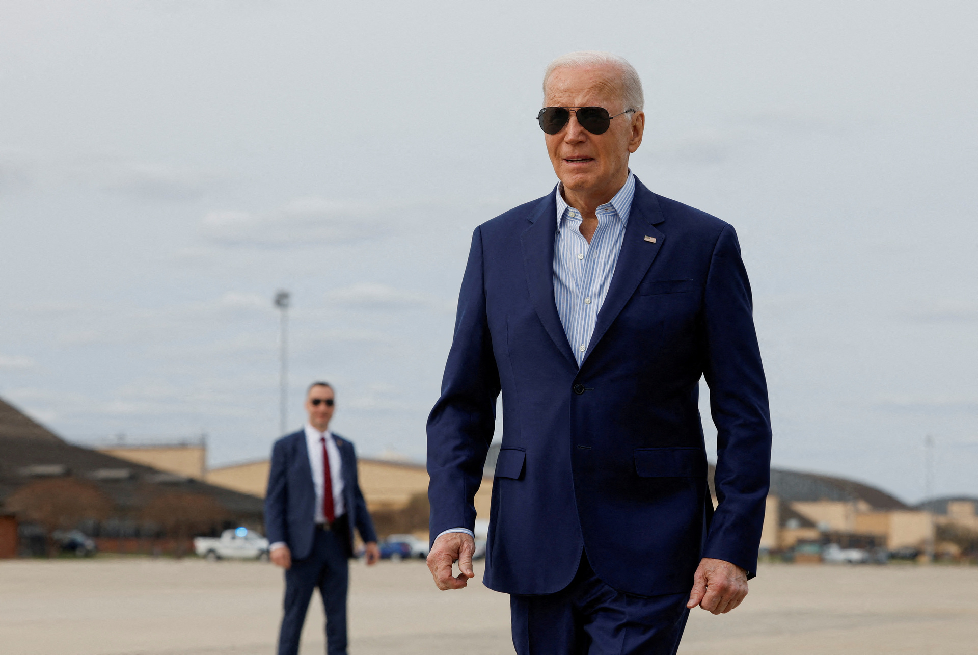 La campaña de Biden lanza un anuncio en el que el presidente bromea