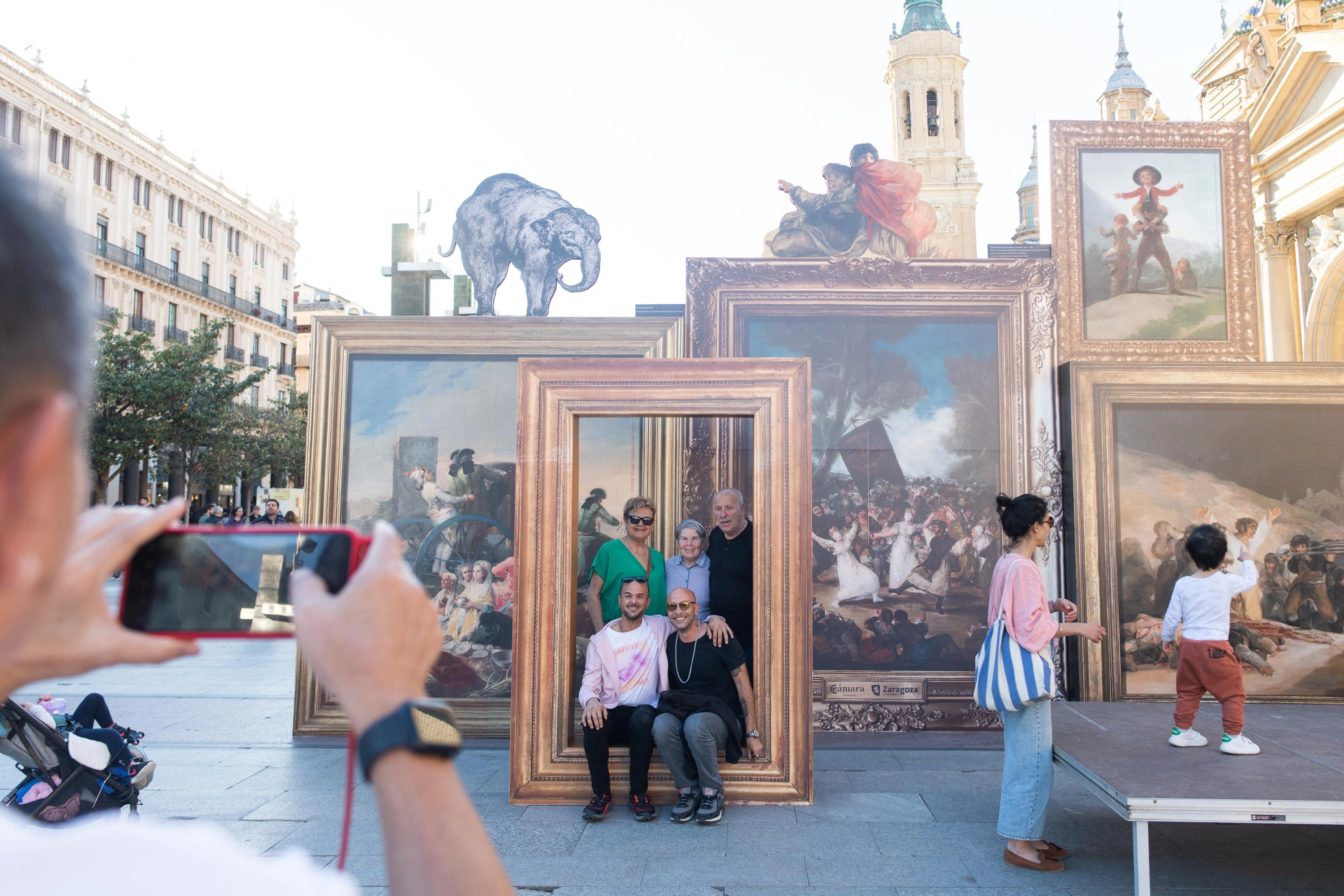 Las Fiestas Goyescas Toman Ya La Plaza Del Pilar Con Gigantes