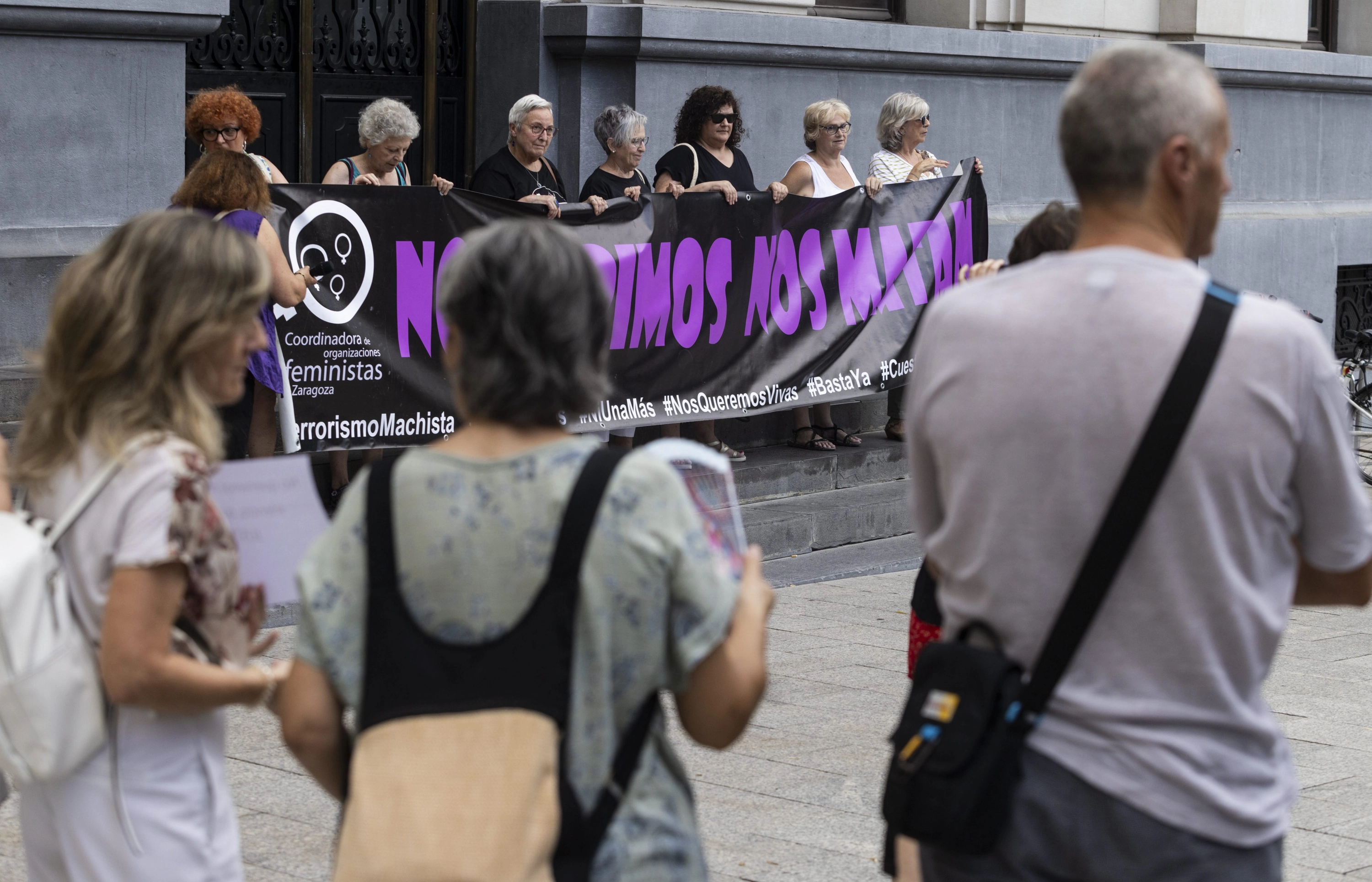 Repulsa En Zaragoza Contra Los Asesinatos Machistas Falla La