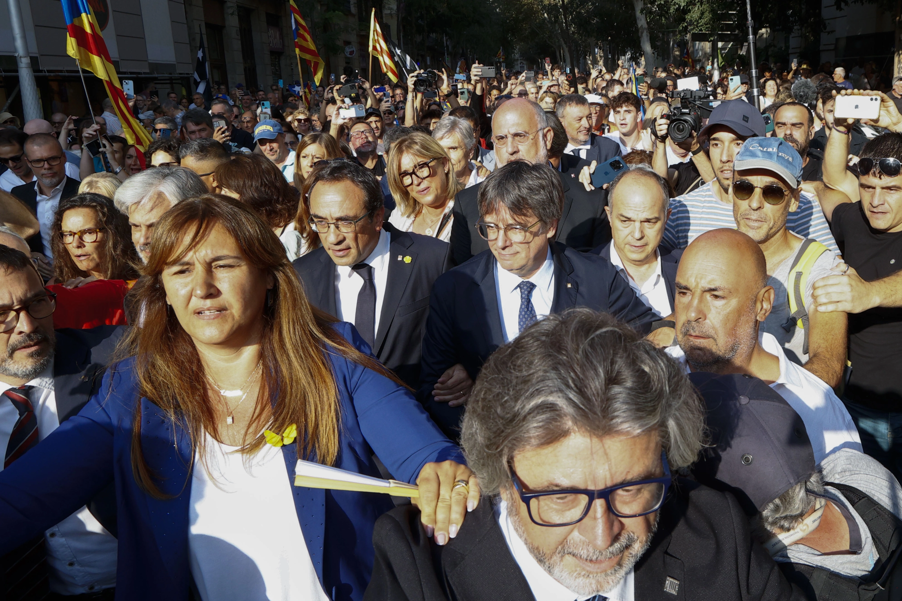 Puigdemont asegura que logró huir a Francia sentado en el asiento