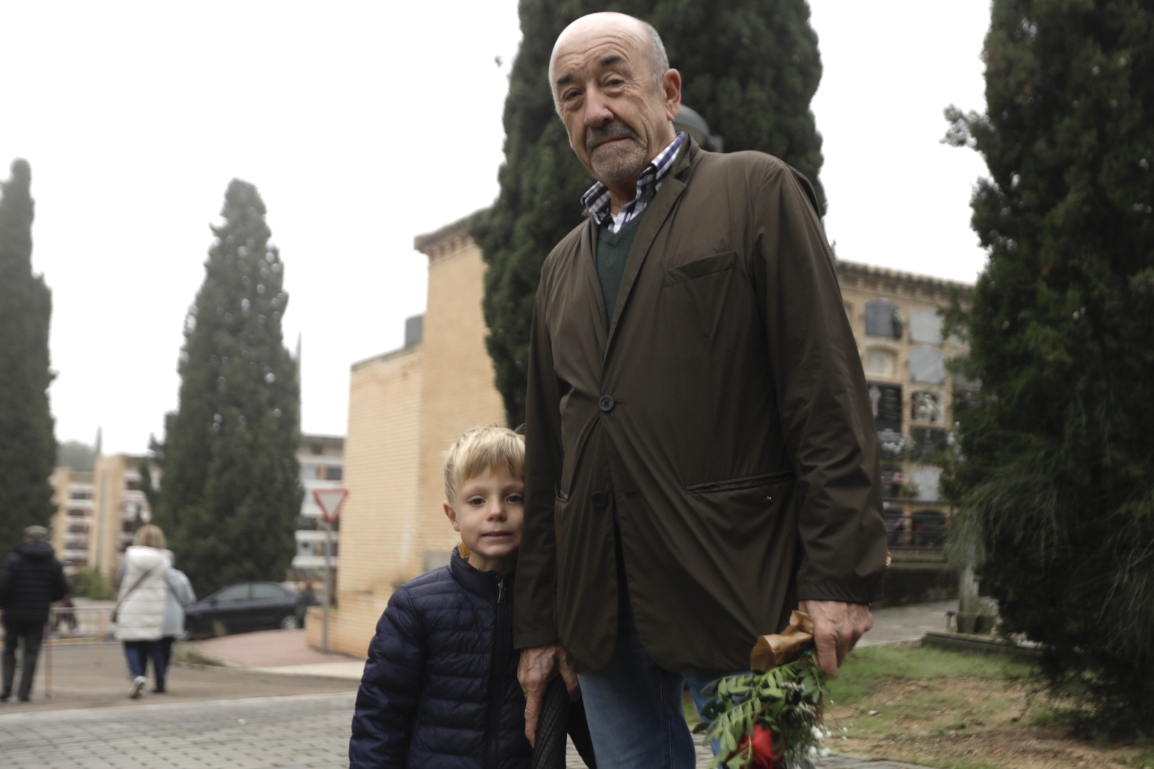 Miles De Zaragozanos Visitan El Cementerio De Torrero Por Todos Los