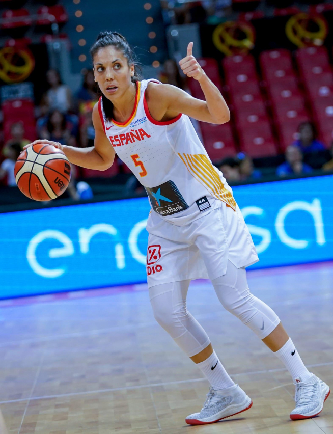 Cristina Ouviña, en un encuentro con la selección española.