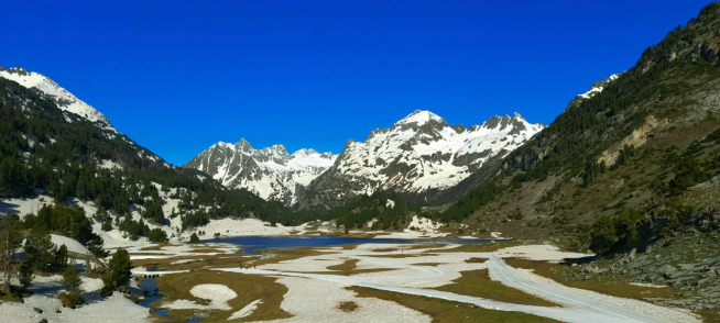El agua del deshielo recupera la estampa del Lago de Están en el Parque Natural Posets Maladeta.