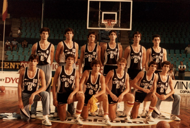La selección de baloncesto júnior, durante un encuentro del Mundial de Palma de Mallorca en el año 1983