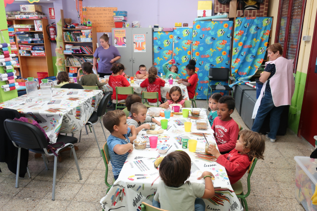El único colegio de Zaragoza donde los niños comen de 'tupper
