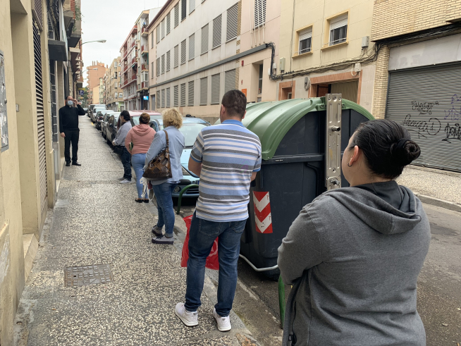 Reparto de alimentos a familias