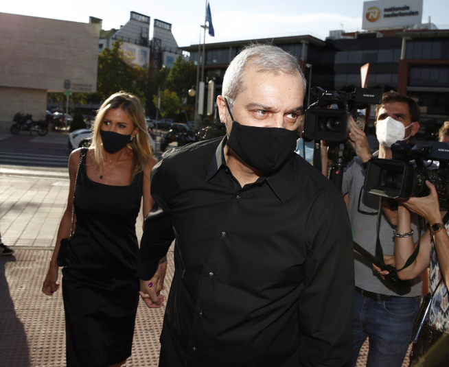 Ana Obregón despide a su hijo Álex.