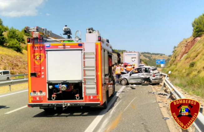 Un herido en un accidente entre un coche y un camión A-2 a su paso por Bubierca